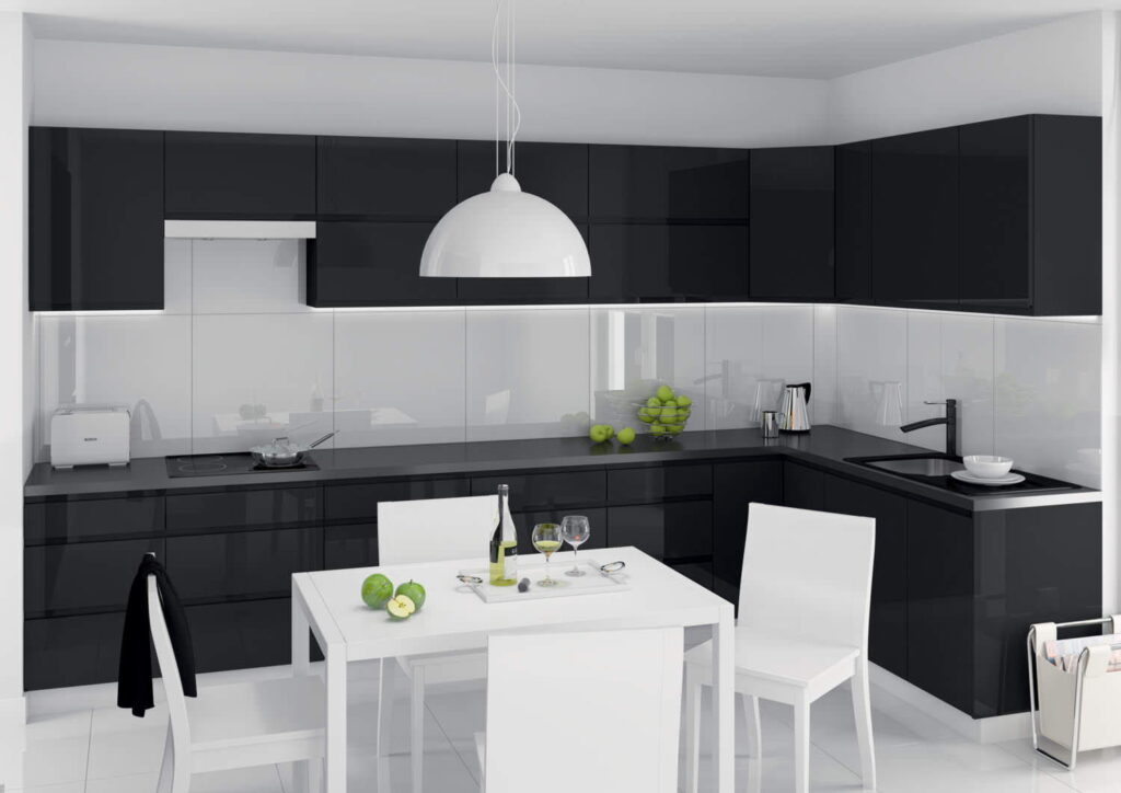 Черно-белые кухни: недостатки и преимущества